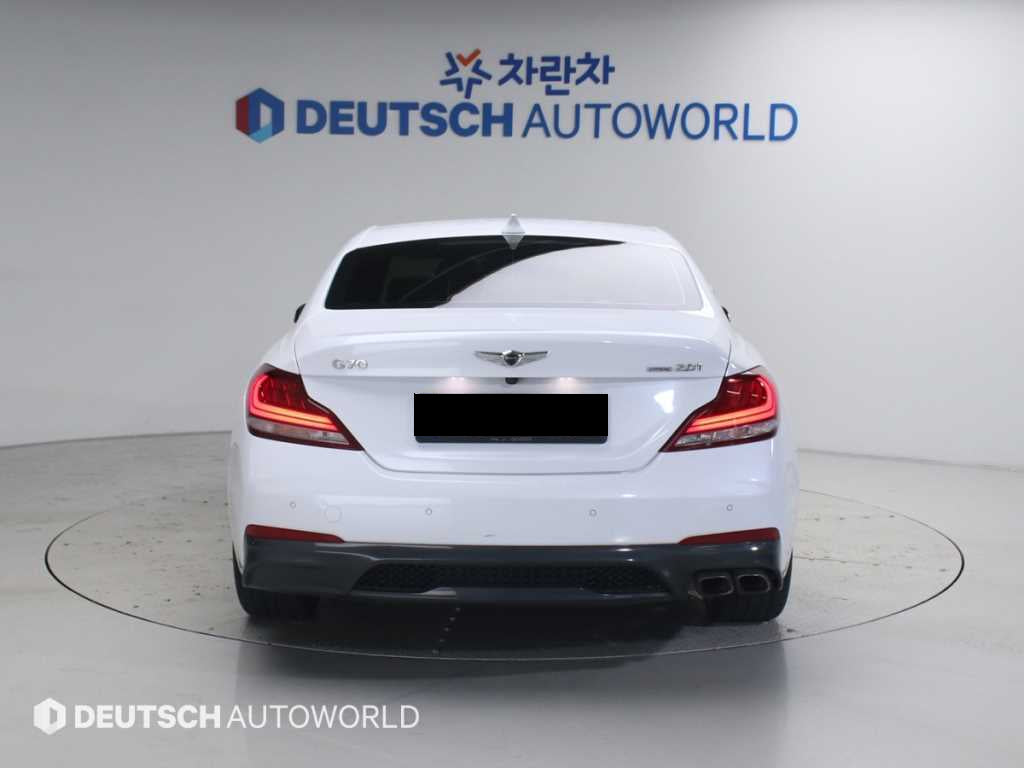 Genesis G70 — photo 04