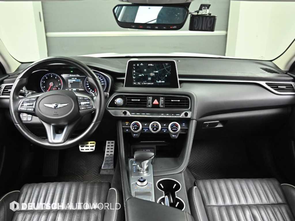 Genesis G70 — photo 07