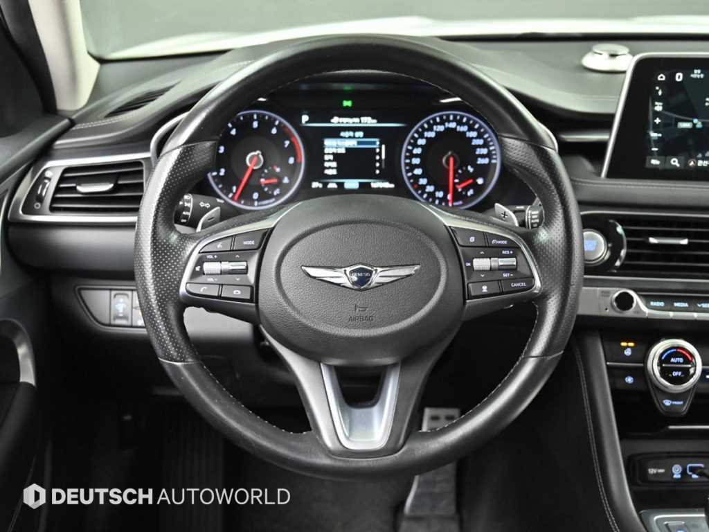 Genesis G70 — photo 13