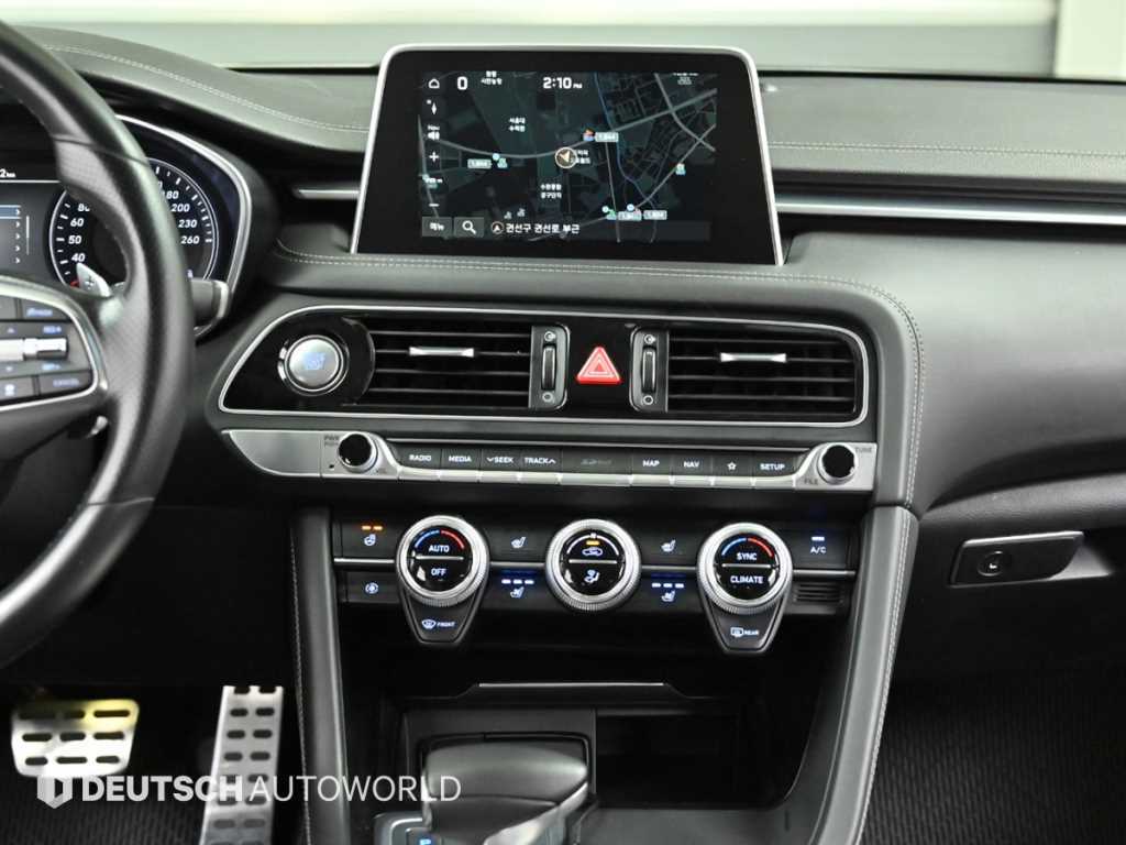 Genesis G70 — photo 14
