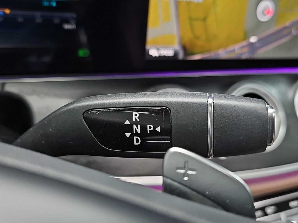 Mercedes-Benz E-Class — photo 08