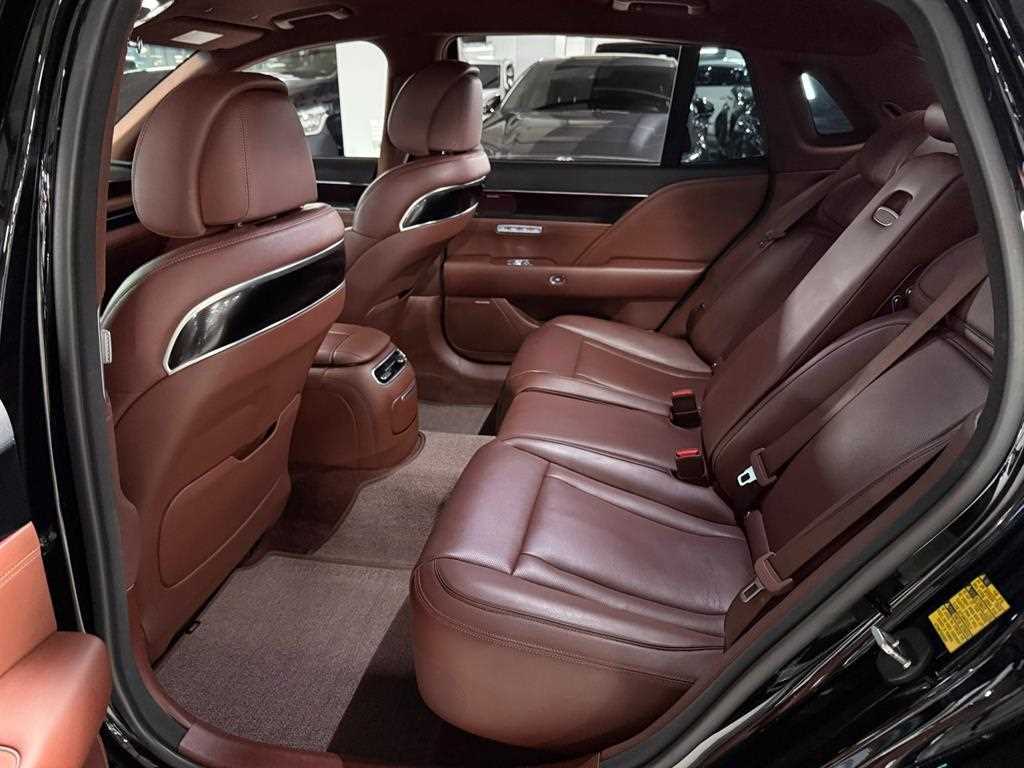 Genesis G90 — photo 11