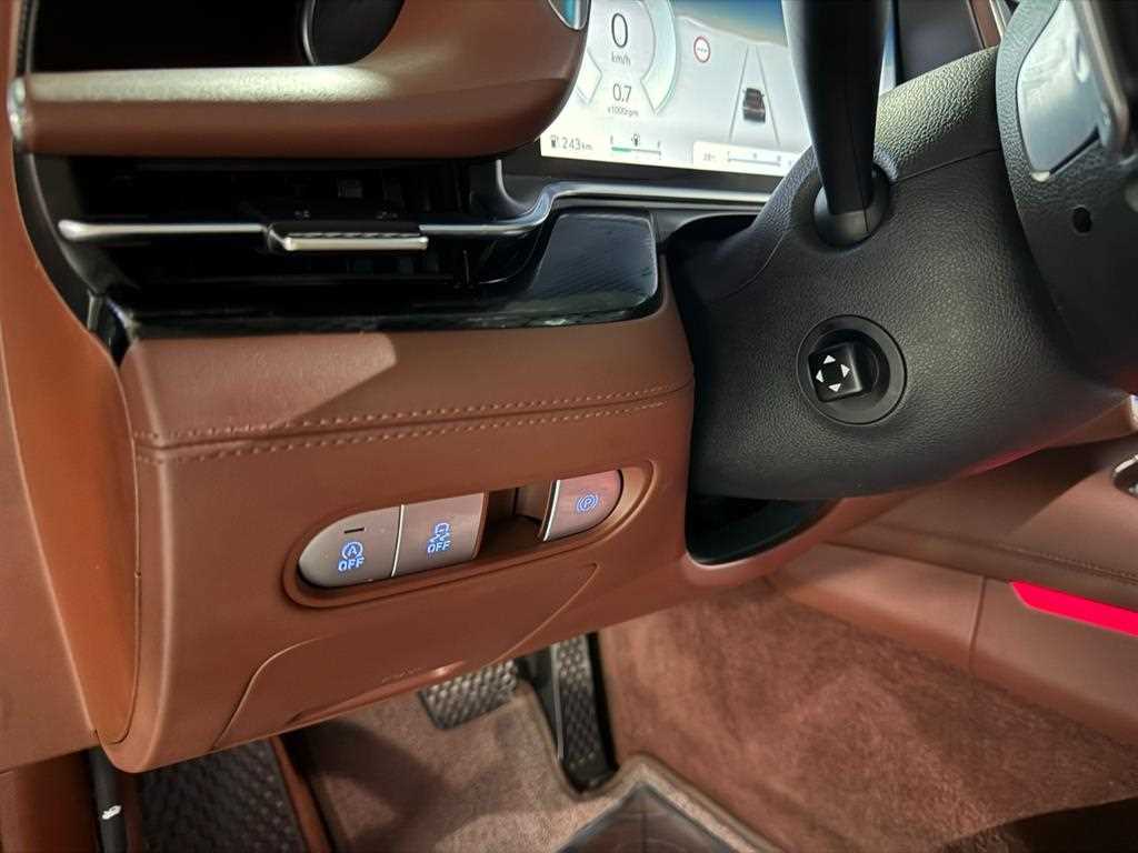 Genesis G90 — photo 13