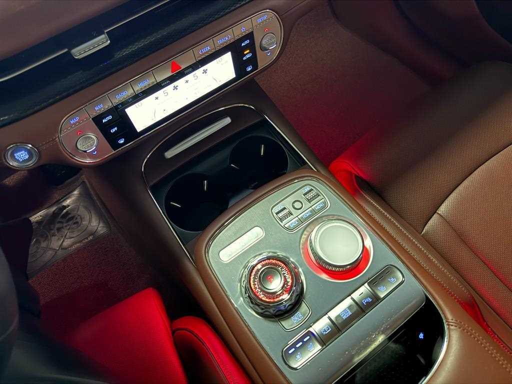 Genesis G90 — photo 15