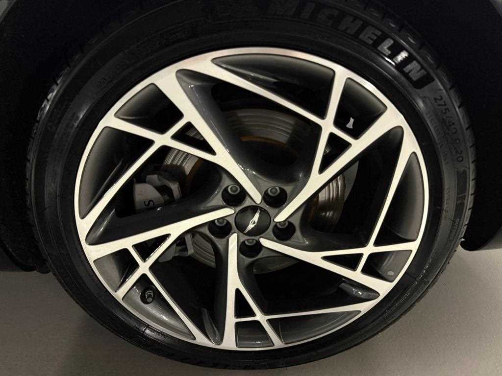 Genesis G90 — photo 20