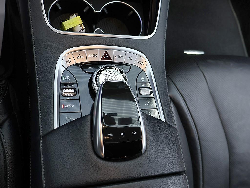 Mercedes-Benz S-Class — photo 16