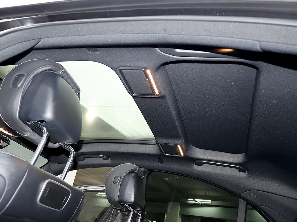 Mercedes-Benz S-Class — photo 17
