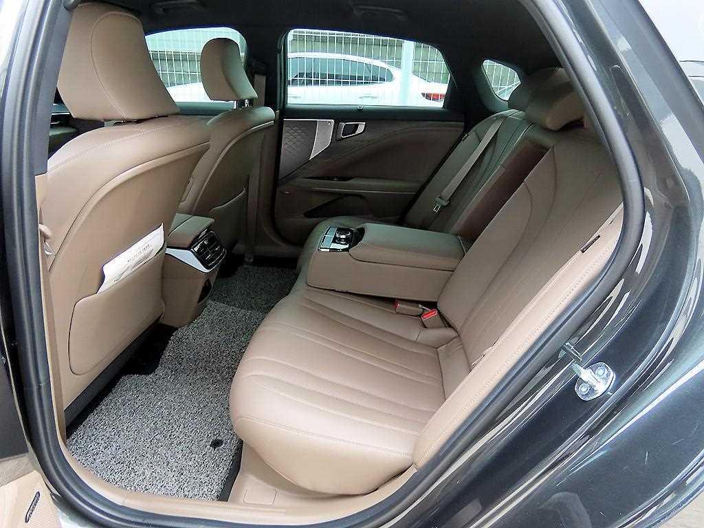 Kia K8 — photo 06