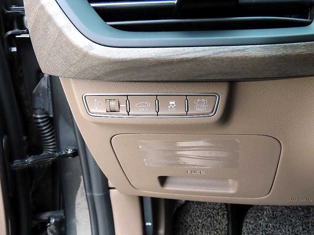 Kia K8 — photo 13