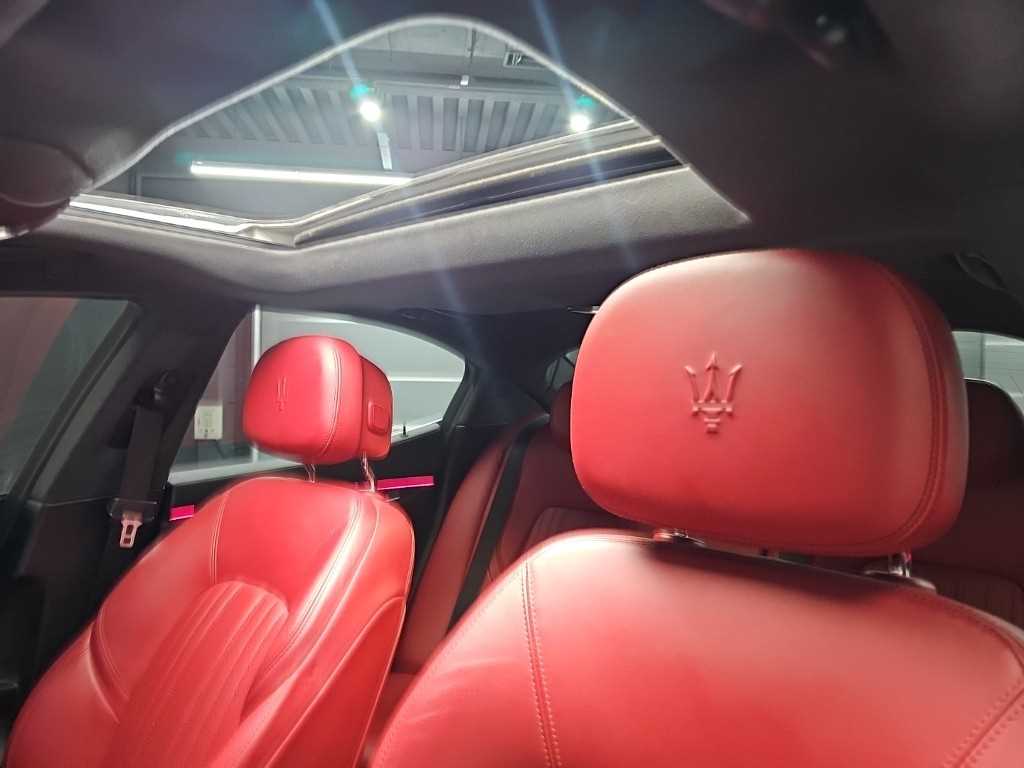 Maserati Ghibli — photo 14