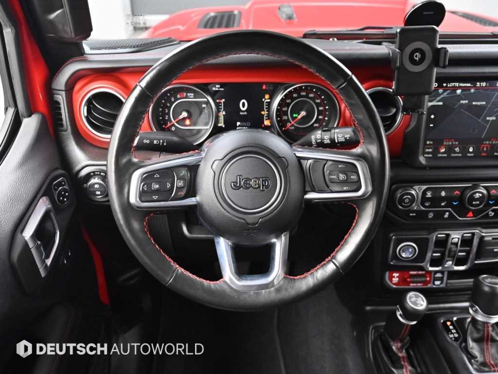 Jeep Wrangler — photo 13
