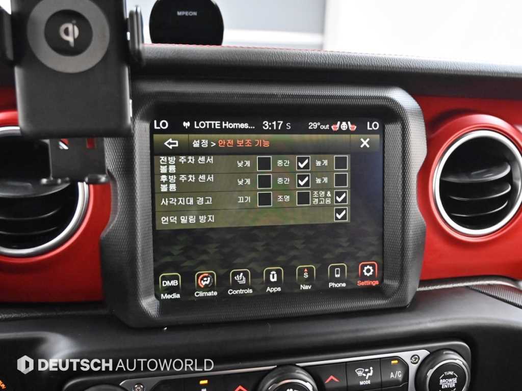 Jeep Wrangler — photo 17