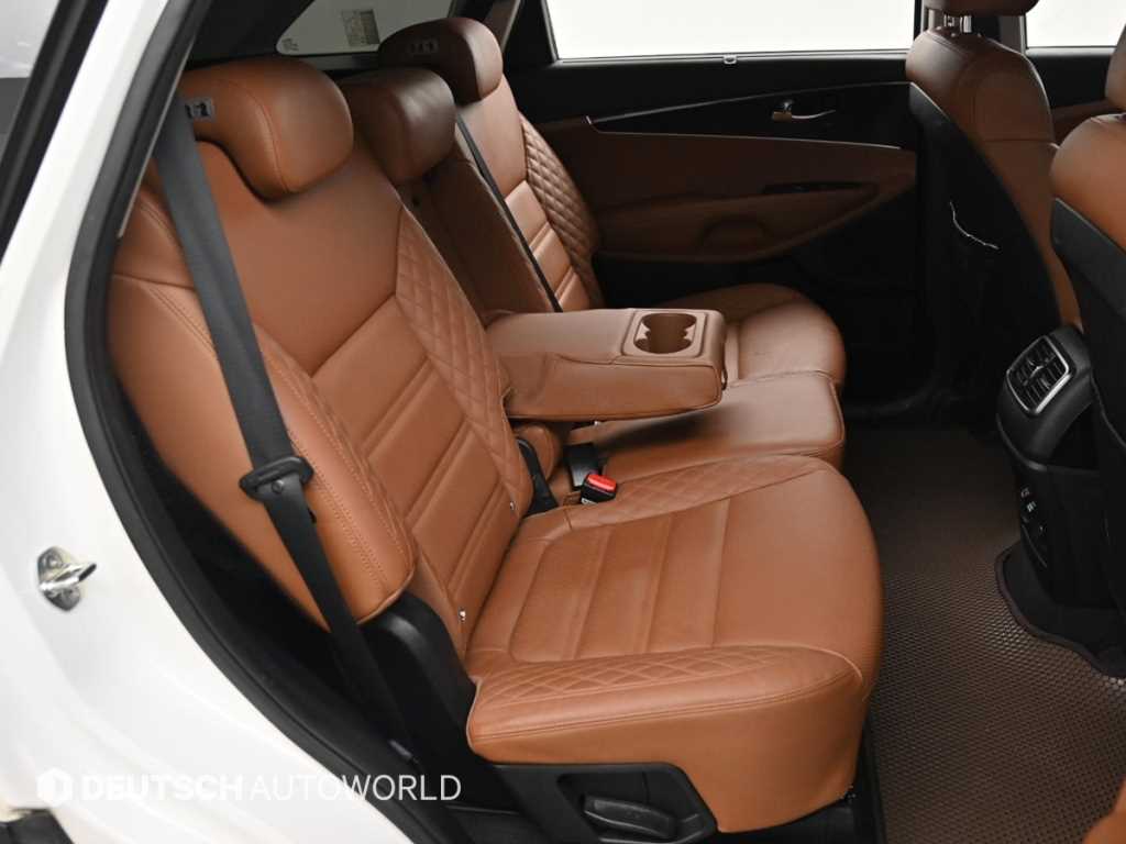 Kia Sorento — photo 12