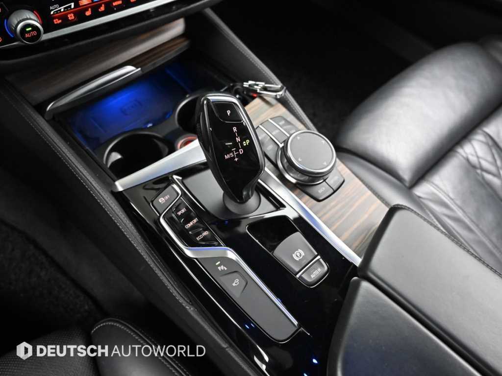 BMW 5-Series — photo 09