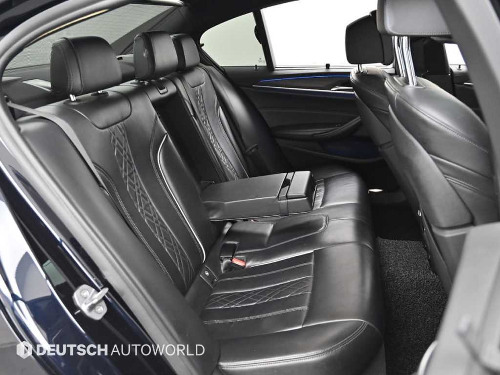 BMW 5-Series — photo 12
