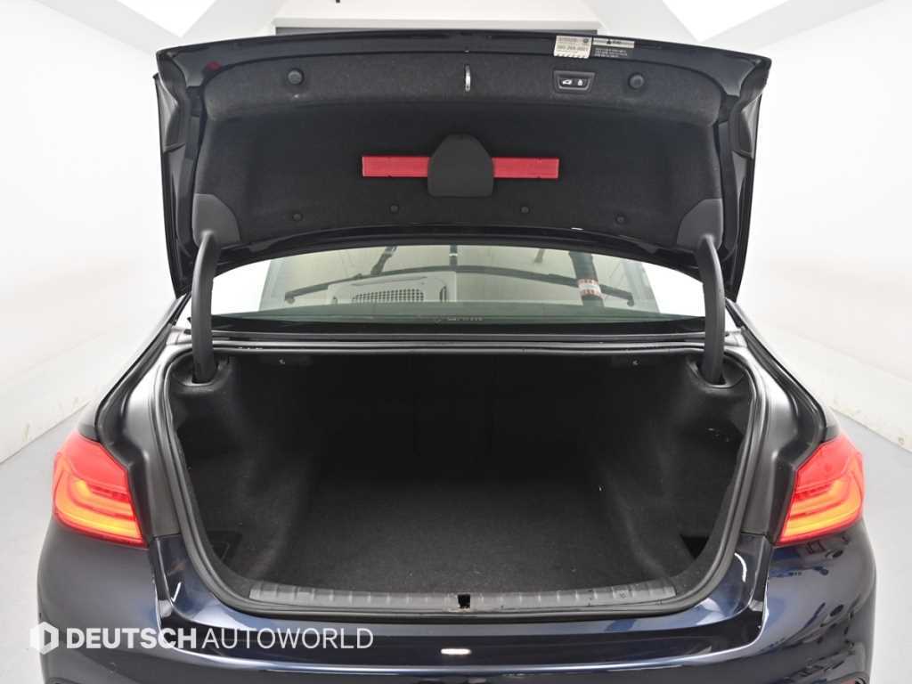 BMW 5-Series — photo 19