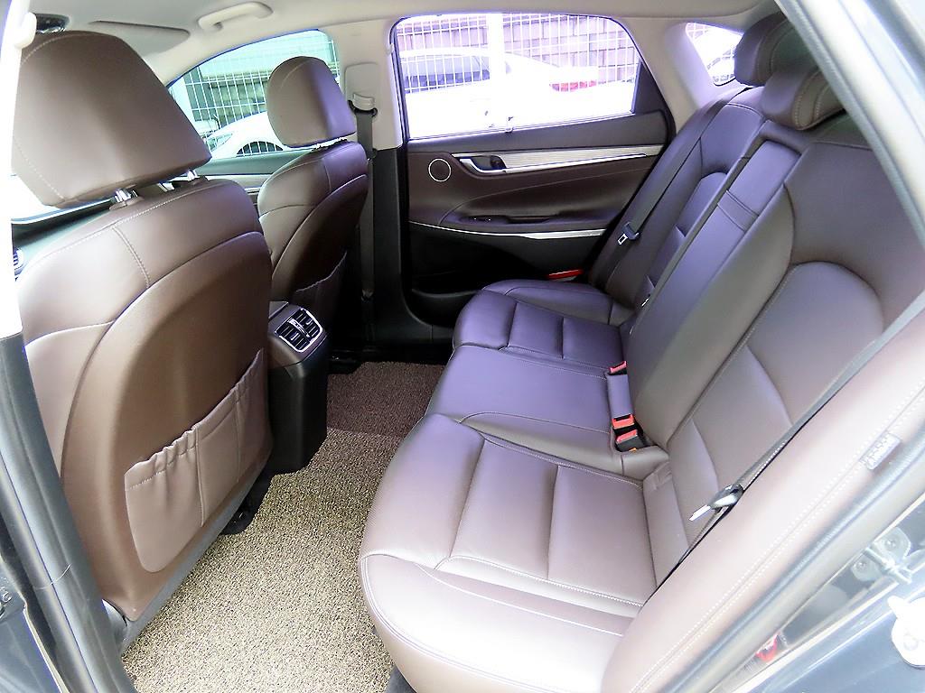 Hyundai Grandeur — photo 06