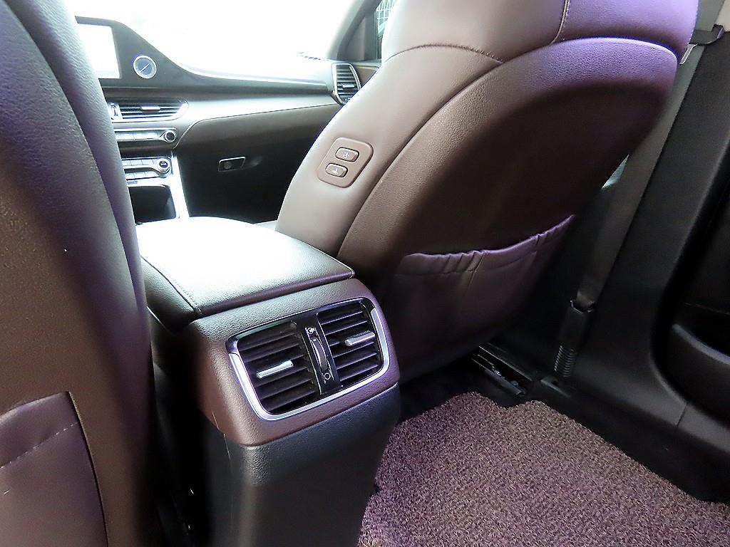 Hyundai Grandeur — photo 18