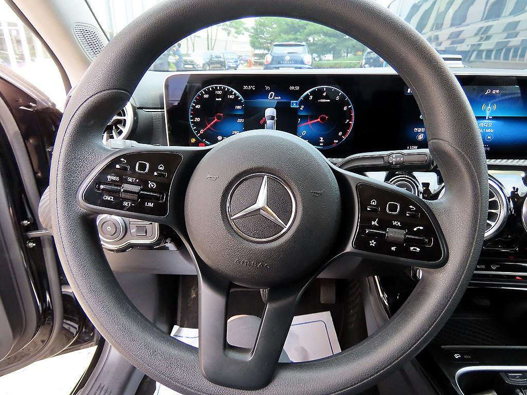 Mercedes-Benz A-Class — photo 08