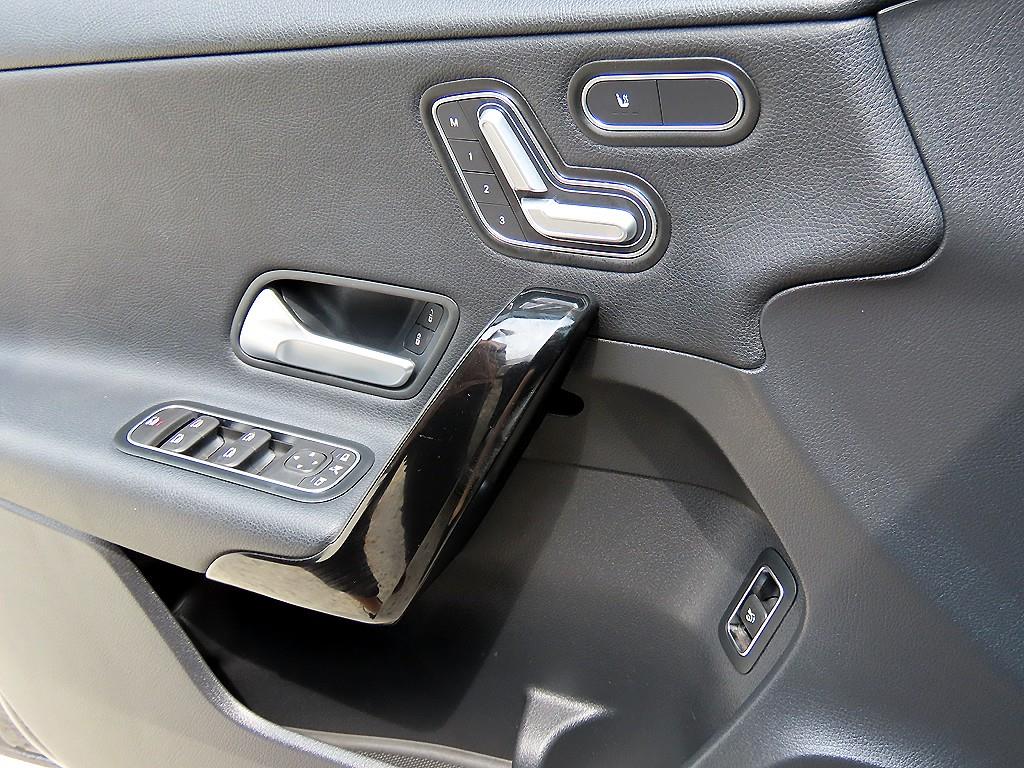 Mercedes-Benz A-Class — photo 11