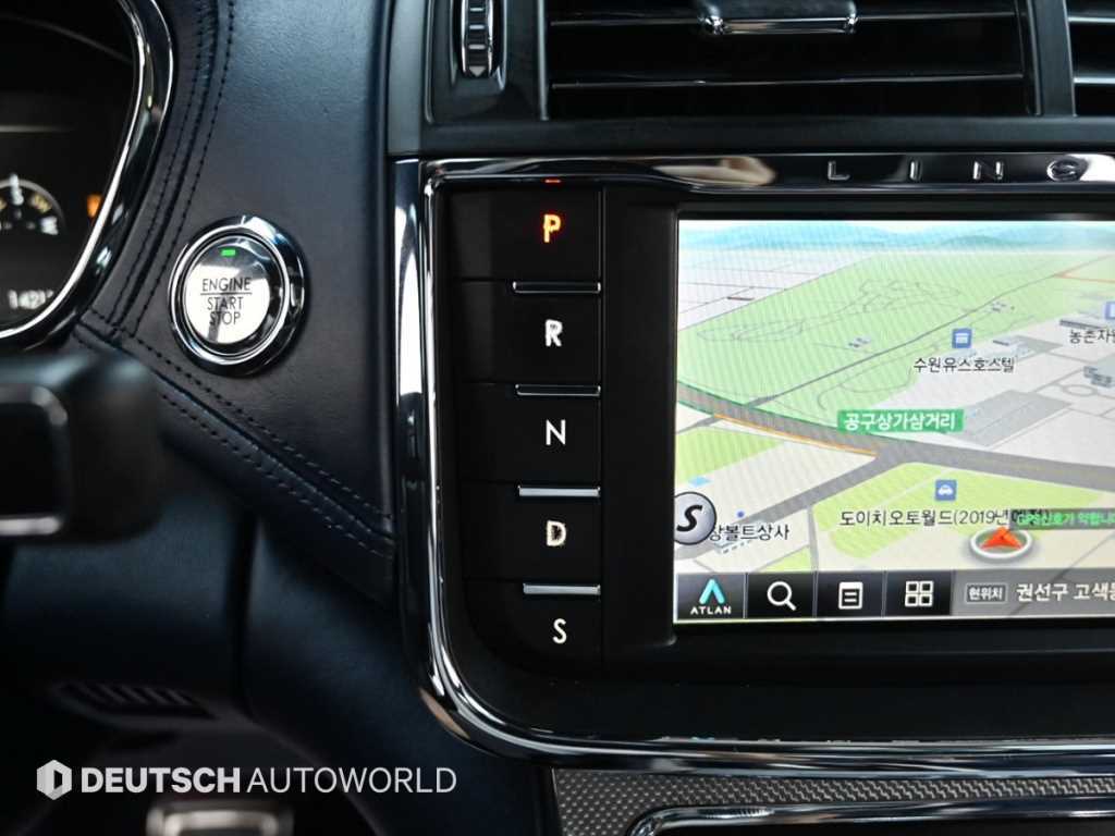 Lincoln Continental — photo 09