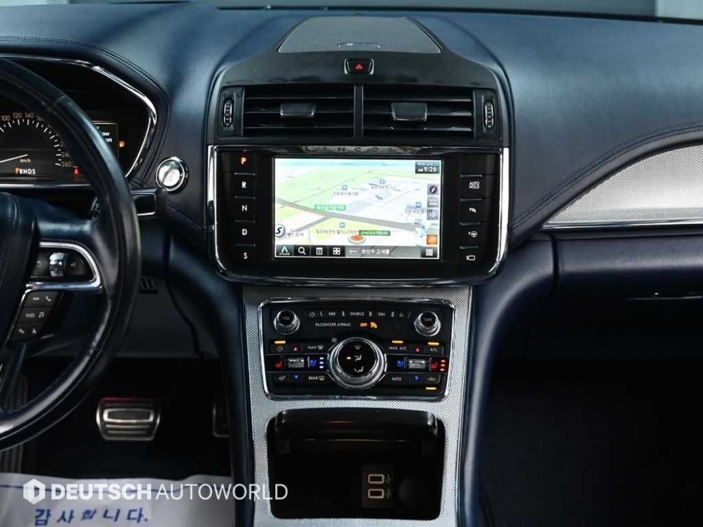 Lincoln Continental — photo 14