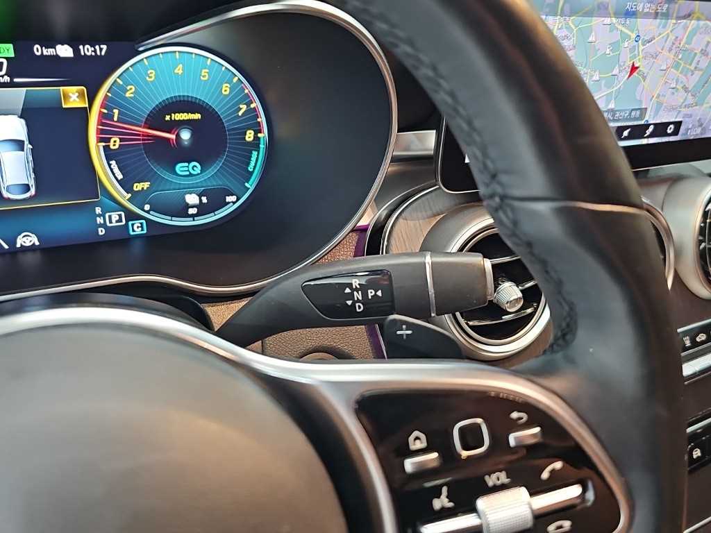 Mercedes-Benz GLC-Class — photo 08
