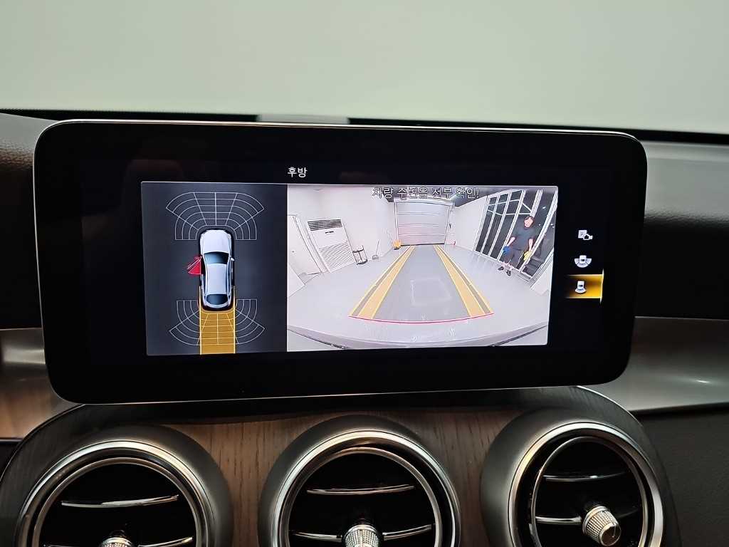 Mercedes-Benz GLC-Class — photo 16
