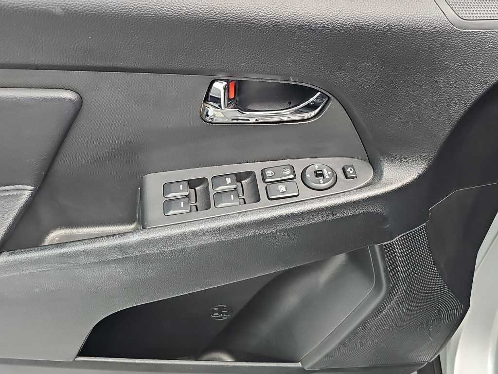 Kia Sportage — photo 16