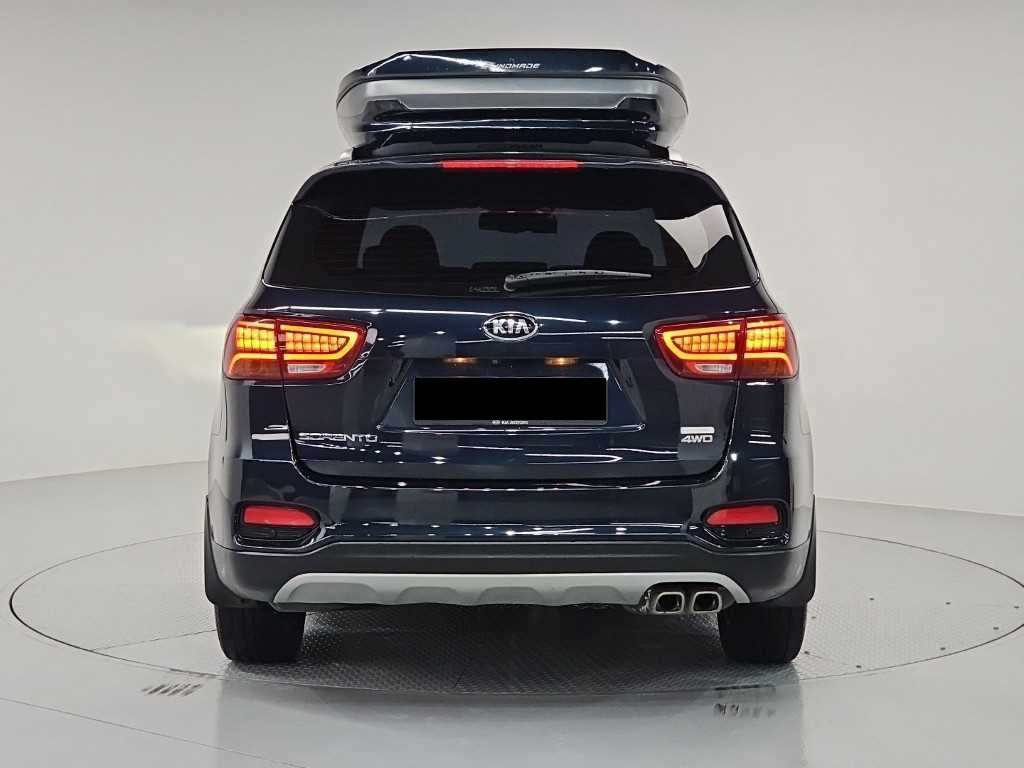 Kia Sorento — photo 03