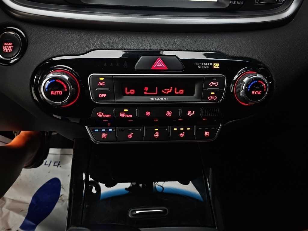 Kia Sorento — photo 10