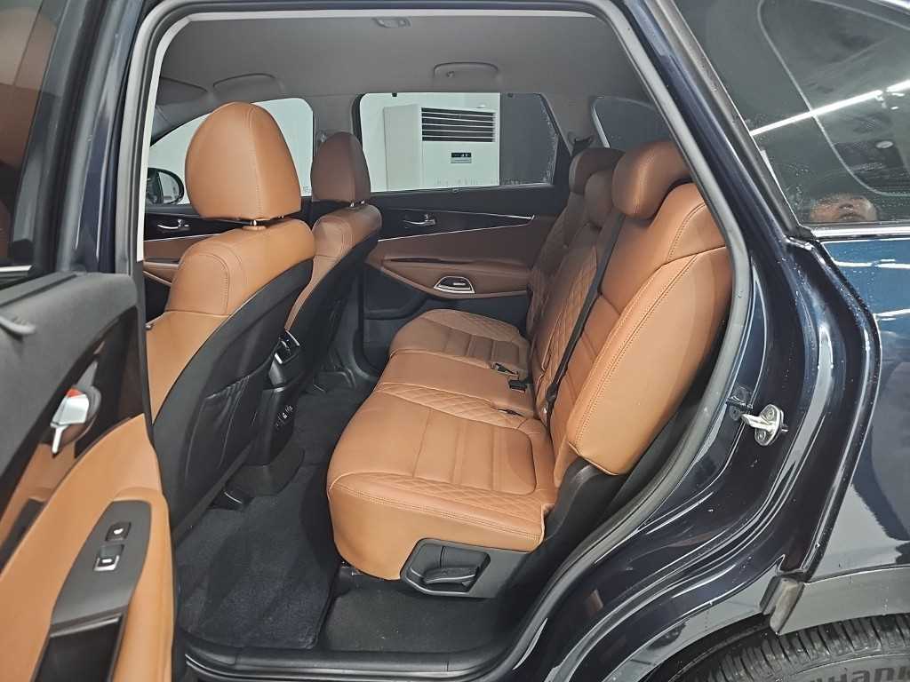 Kia Sorento — photo 12