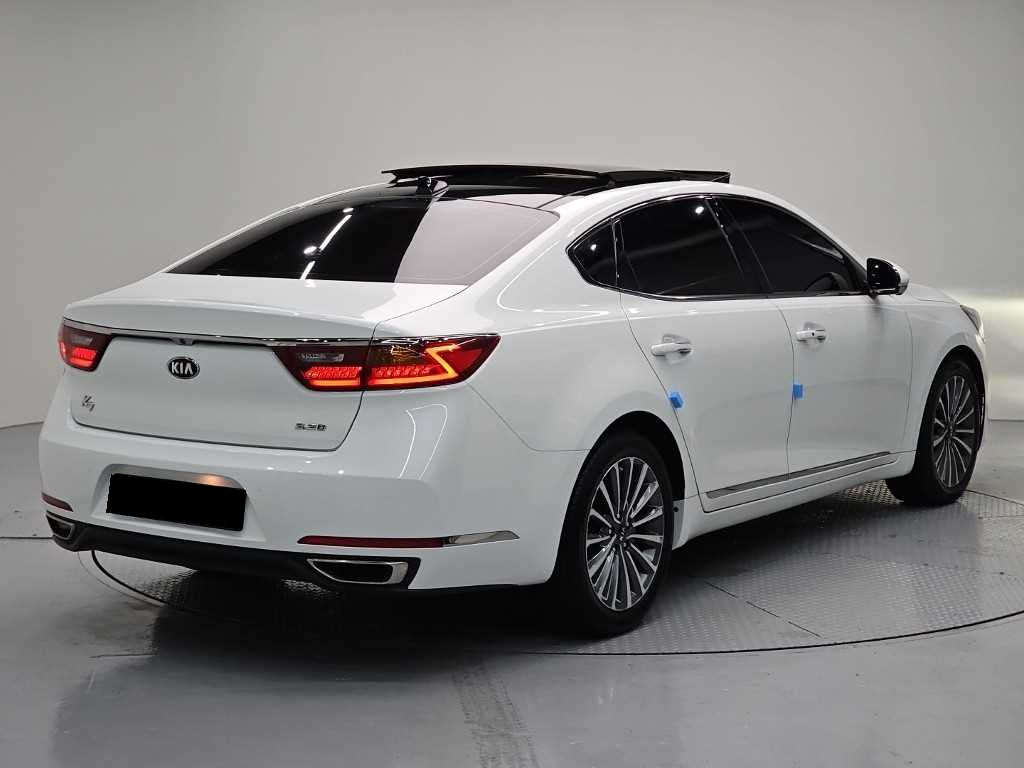 Kia K7 — photo 04