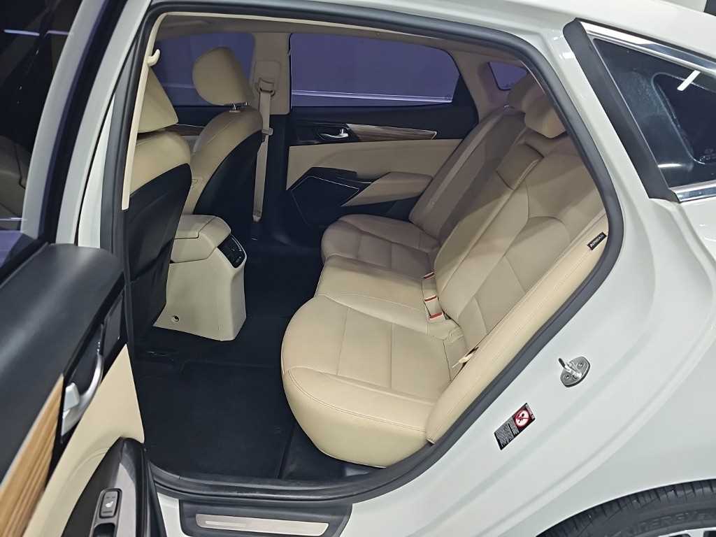 Kia K7 — photo 12