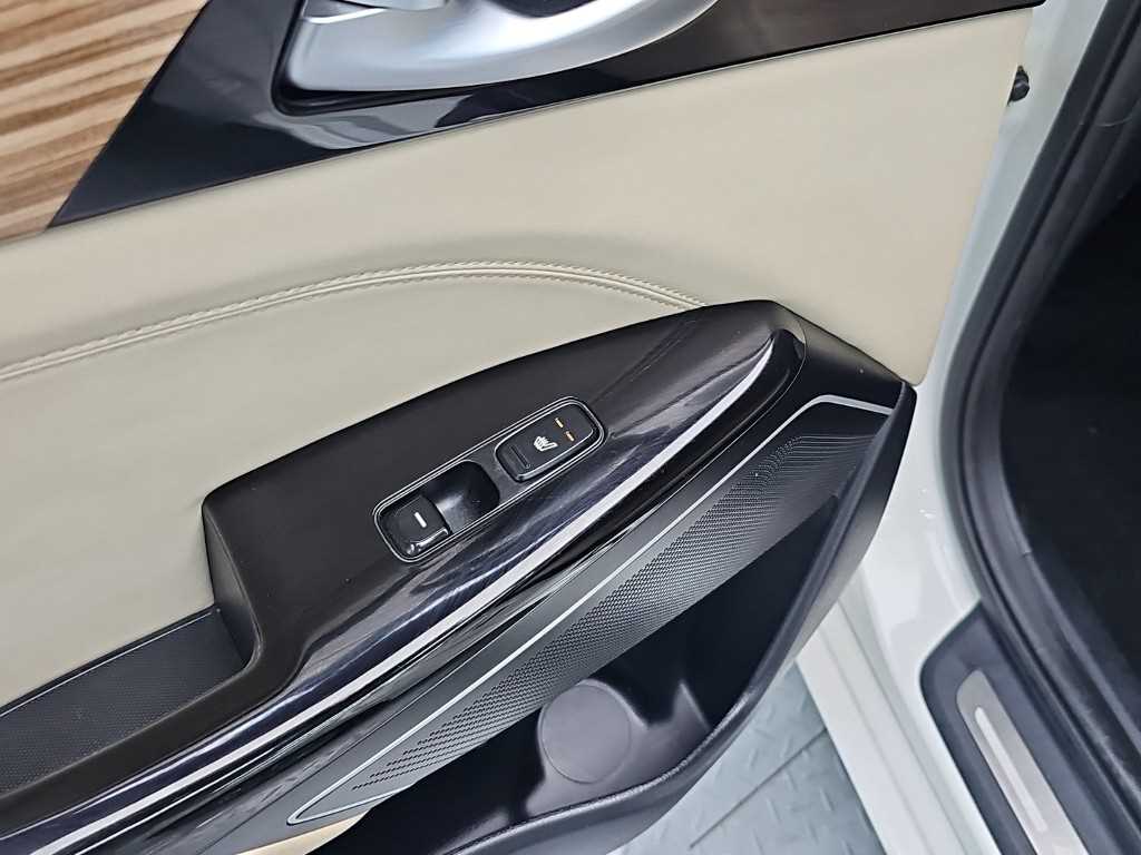 Kia K7 — photo 13