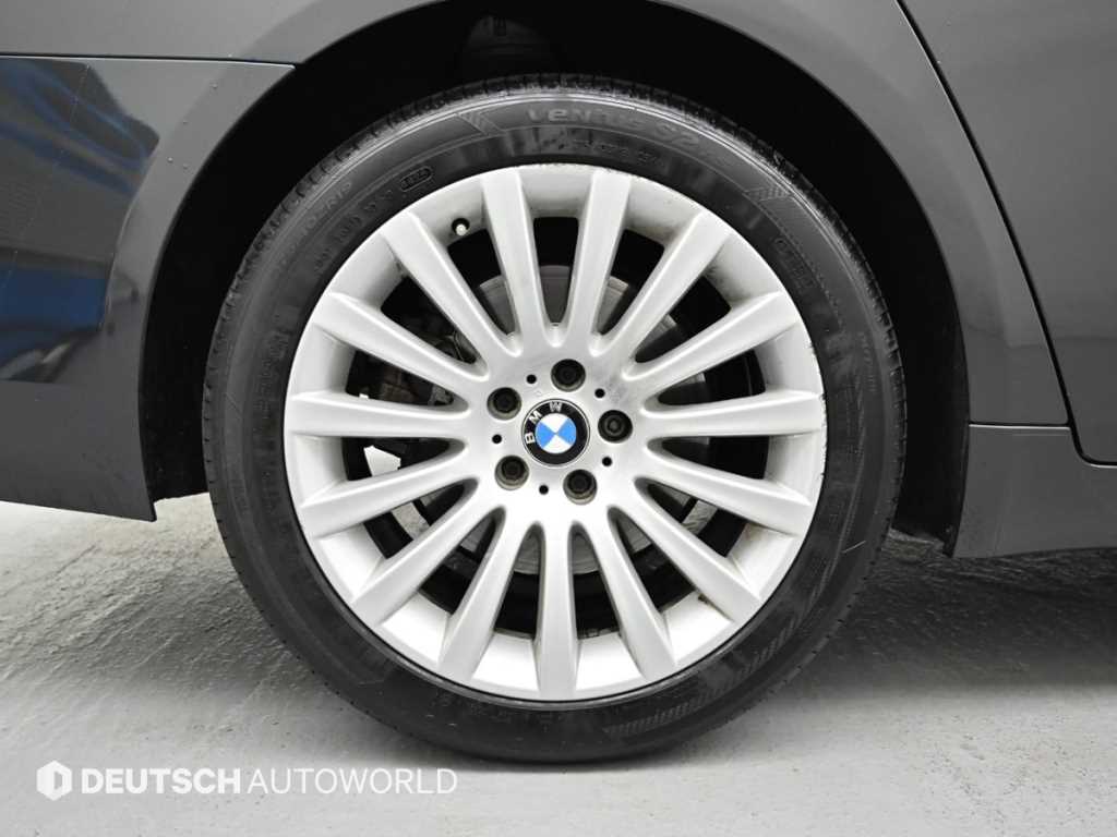 BMW 7-Series — photo 05