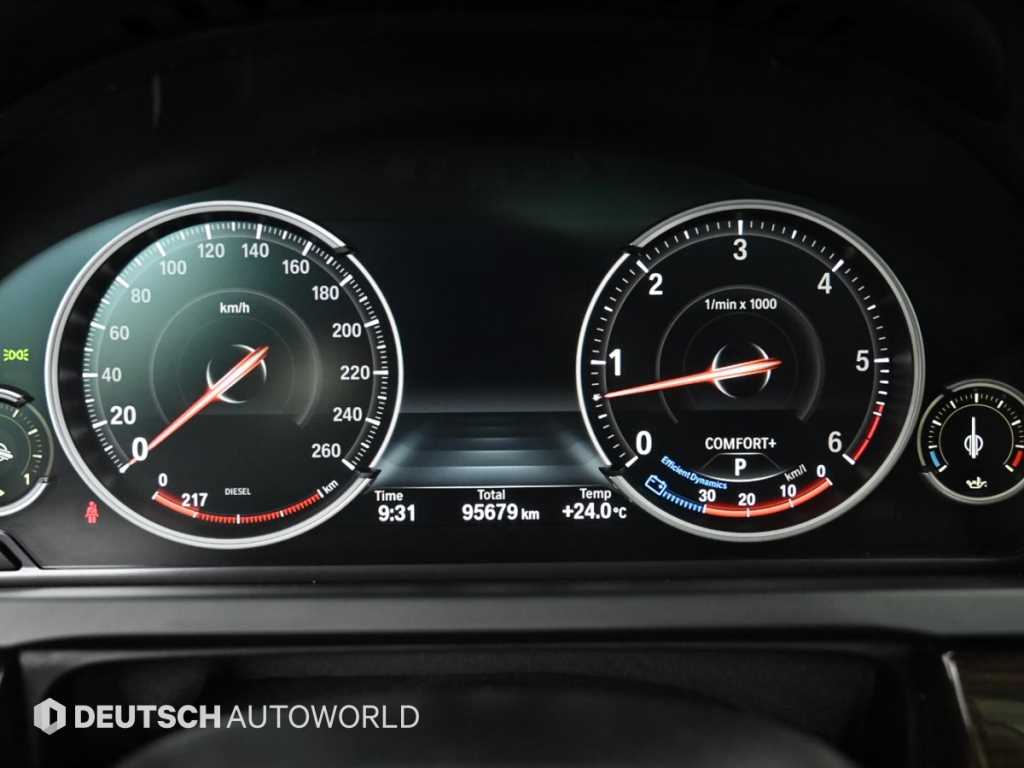 BMW 7-Series — photo 08
