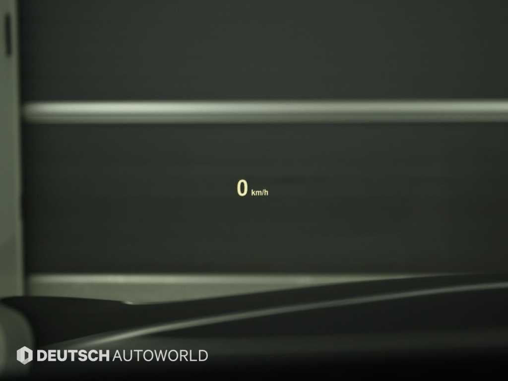 BMW 7-Series — photo 17