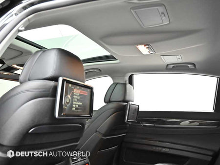 BMW 7-Series — photo 18
