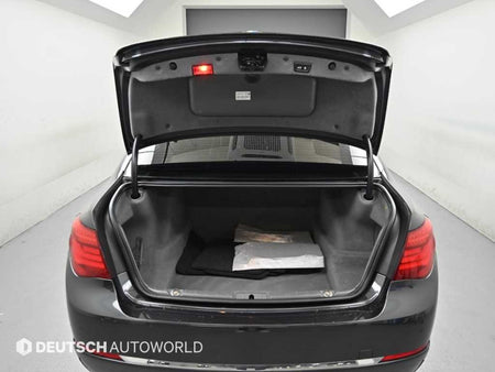 BMW 7-Series — photo 19