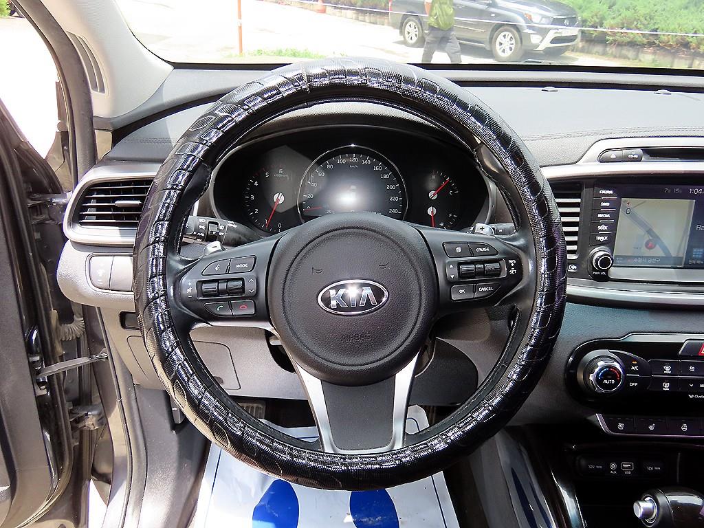 Kia Sorento — photo 08