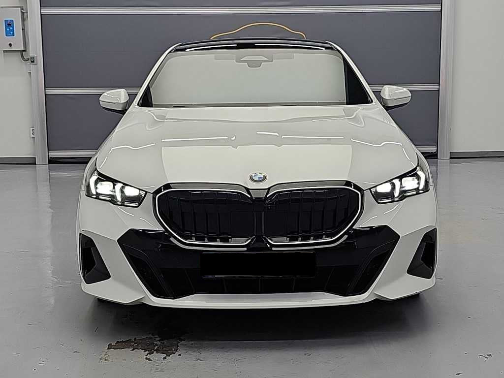 BMW 5-Series — photo 02