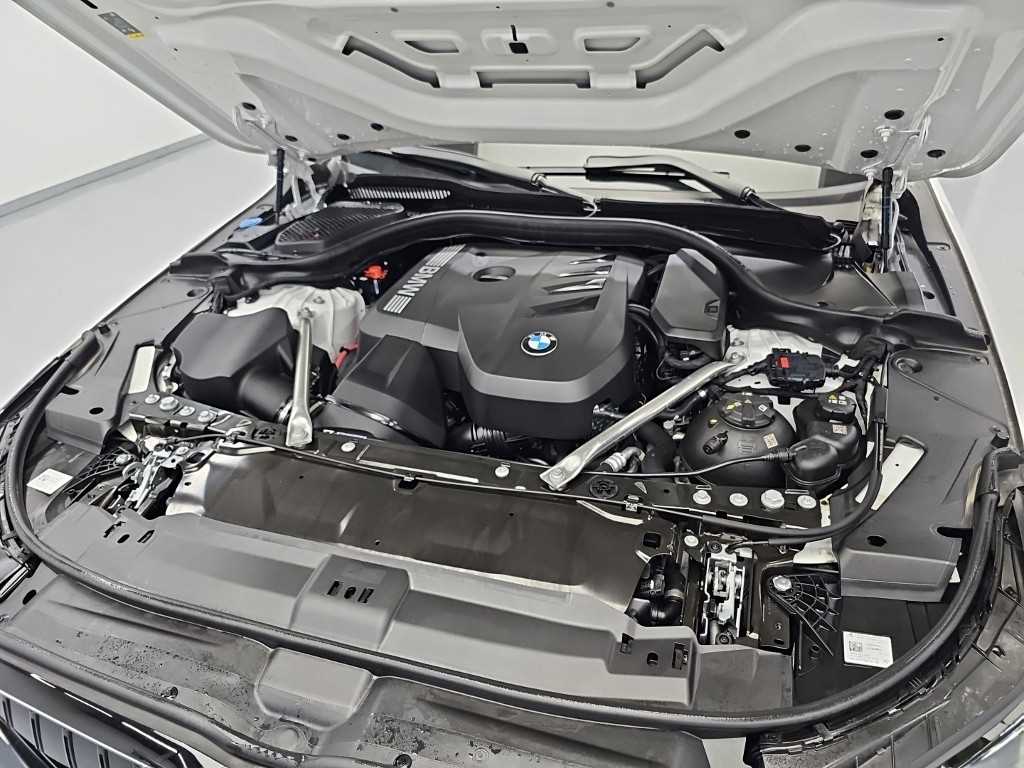 BMW 5-Series — photo 05