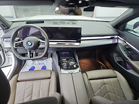 BMW 5-Series — photo 07