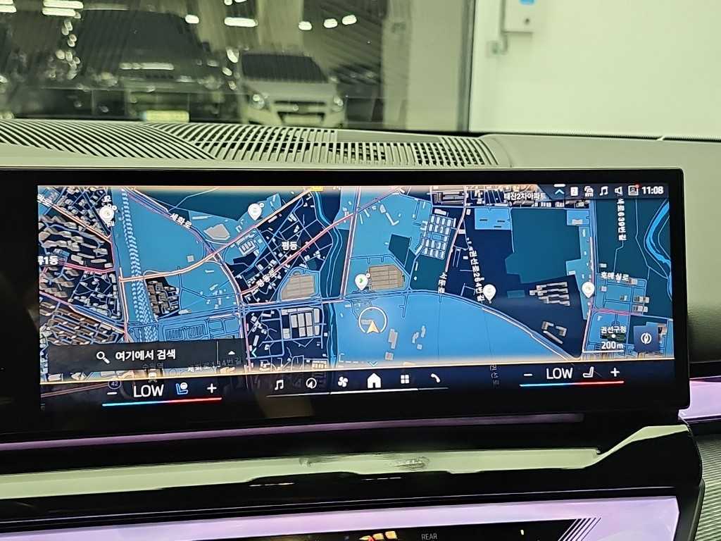 BMW 5-Series — photo 13