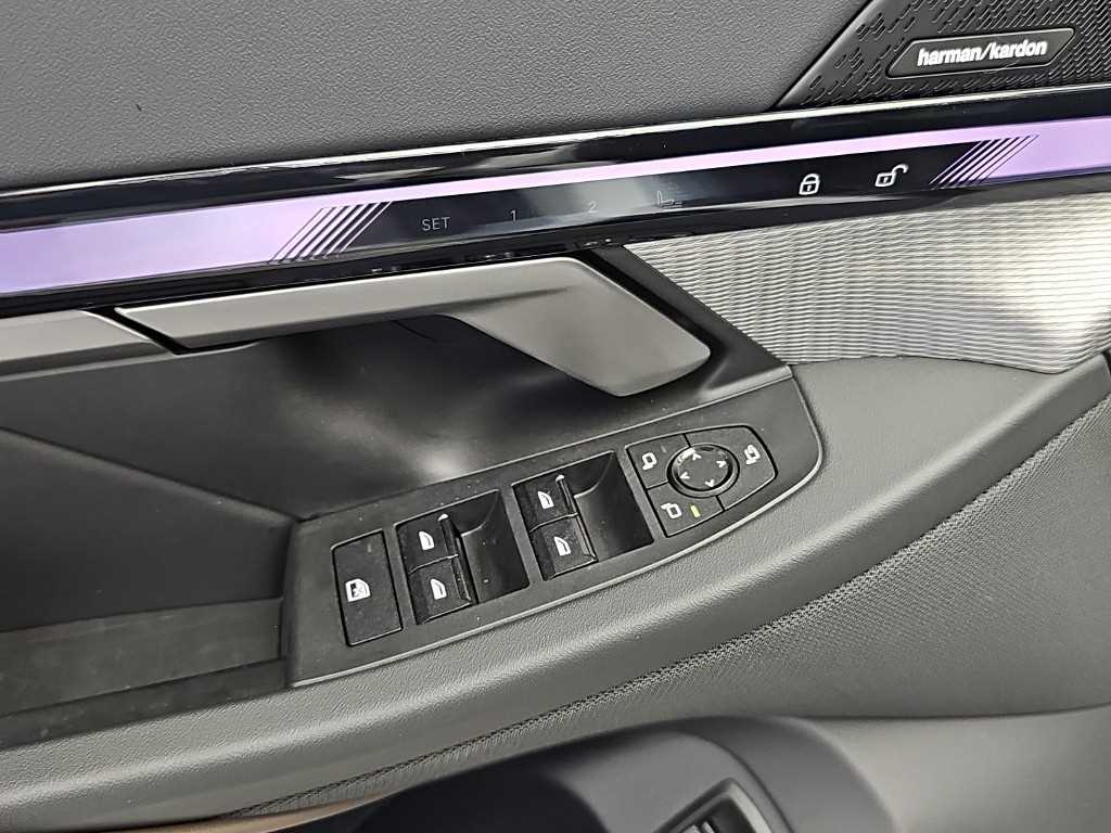 BMW 5-Series — photo 19