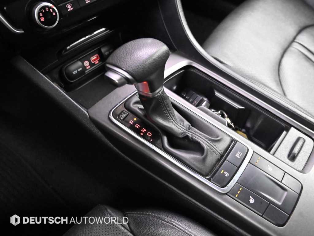 Kia K5 — photo 09