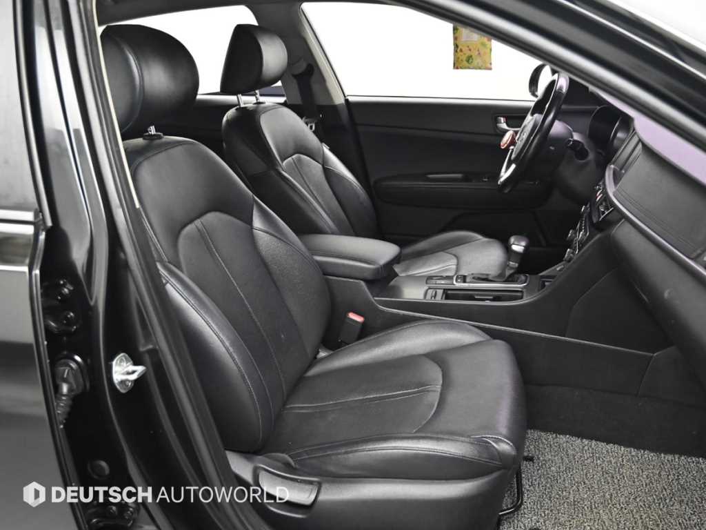 Kia K5 — photo 10