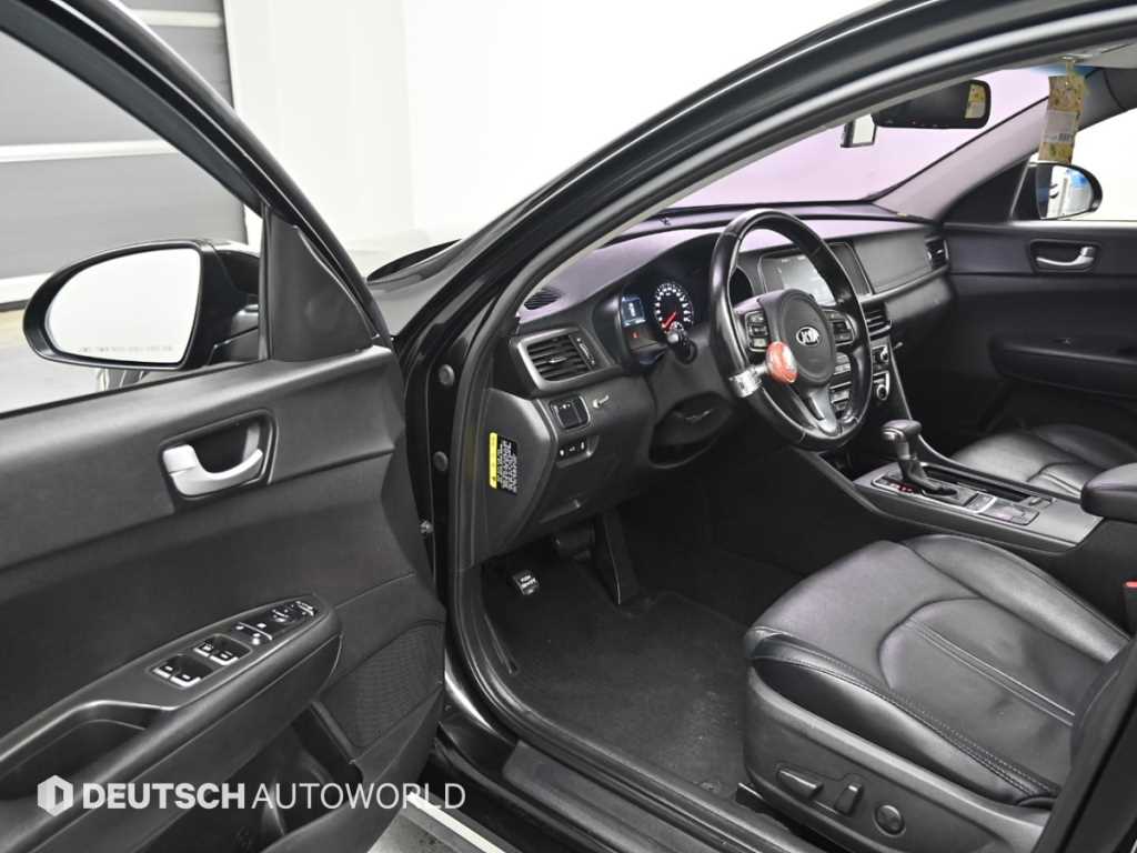 Kia K5 — photo 11