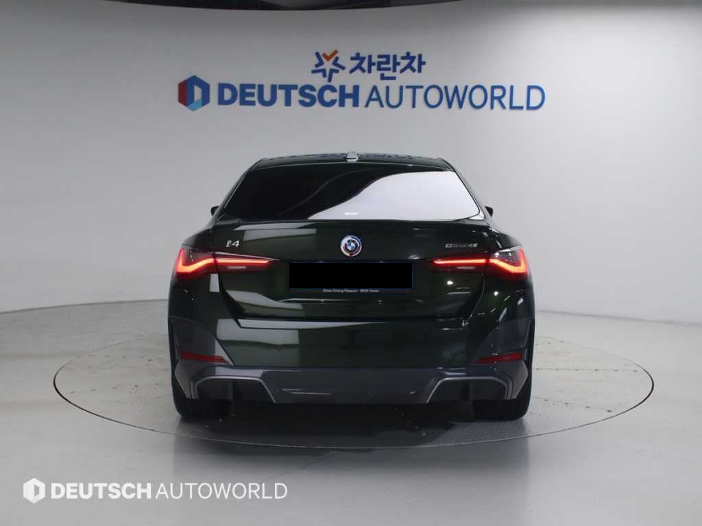 BMW i4 — photo 04